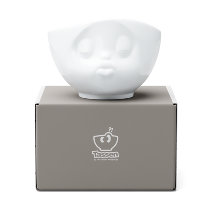 Premium porcelain bowl in white from the porcelain product family of fun dishware by FIFTYEIGHT Products. Offers 16 oz capacity perfect for serving cereal, soup, snacks and much more. Dishwasher and microwave safe bowl featuring a sculpted ‘kissing’ facial expression. Shipped in exclusively designed gift box.