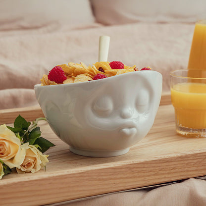 Premium porcelain bowl in white from the porcelain product family of fun dishware by FIFTYEIGHT Products. Offers 16 oz capacity perfect for serving cereal, soup, snacks and much more. Dishwasher and microwave safe bowl featuring a sculpted ‘kissing’ facial expression. Shipped in exclusively designed gift box.