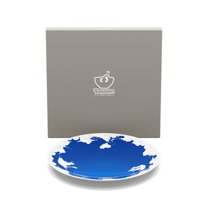 Porcelain dinner plate in featuring elaborate blue artwork with clouds and sailboats with 11 inch diameter. Premium porcelain in hotel quality, from the TASSEN product family of fun dishware by FIFTYEIGHT Products.