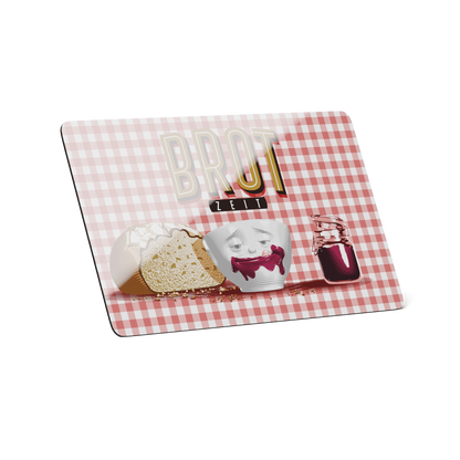 Serve a sandwich on a fun board with the "Snack Time" design from the series of trusty breakfast boards, perfect for making sandwiches or eating breakfast. Crafted in Germany from resopal.