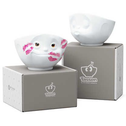 Our Lovebirds Bundle contains the 16 Oz. Bowl Kissing in white &amp; 16 Oz. Bowl Kissed Movie Edition

Our bowls are perfect for crunchy cereals, warming soups, fresh salads, yummy pasta, colourful sweets and much more.

Bundle includes:

16 Oz. Bowl KISSING in White
16 Oz. Bowl KISSED Movie Edition