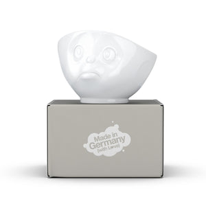 16 ounce capacity porcelain bowl featuring a sculpted ‘sulking’ facial expression. From the TASSEN product family of fun dishware by FIFTYEIGHT Products. Quality bowl perfect for serving cereal, soup, snacks and much more.