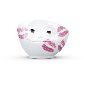 Premium porcelain bowl with colorful accents from TASSEN product family of fun dishware by FIFTYEIGHT Products. Offers 16 oz capacity perfect for serving cereal, soup, snacks and much more. Dishwasher and microwave safe bowl featuring a ‘dreamy’ facial expression and colorful eyes and kiss marks. Shipped in gift box.