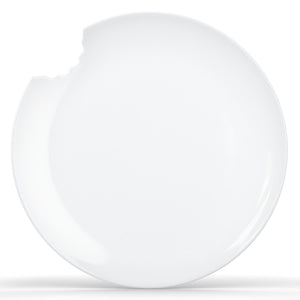 Set of two premium porcelain dessert plates in white with a 'bite mark' cutout at the edge. Dishwasher and microwave safe plate with a 7.8 inch diameter. From the TASSEN product family of fun dishware by FIFTYEIGHT Products. Made in Germany according to environmental standards.