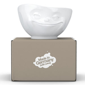 Extra large 33 ounce capacity porcelain bowl in white featuring a sculpted ‘grinning’ facial expression. From the TASSEN product family of fun dishware by FIFTYEIGHT Products. Quality bowl perfect for serving cereal, soup, snacks and much more.