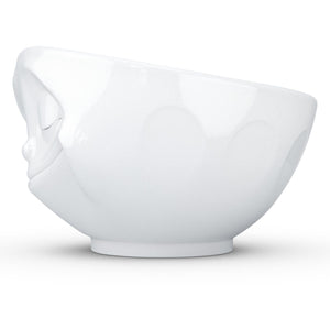 Extra large 33 ounce capacity porcelain bowl in white featuring a sculpted ‘happy’ facial expression. From the TASSEN product family of fun dishware by FIFTYEIGHT Products. Quality bowl perfect for serving cereal, soup, snacks and much more.